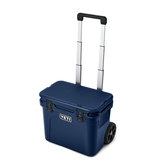 YETI ROADIE 32 WHEELED COOLER NAVY *PICK UP ONLY*